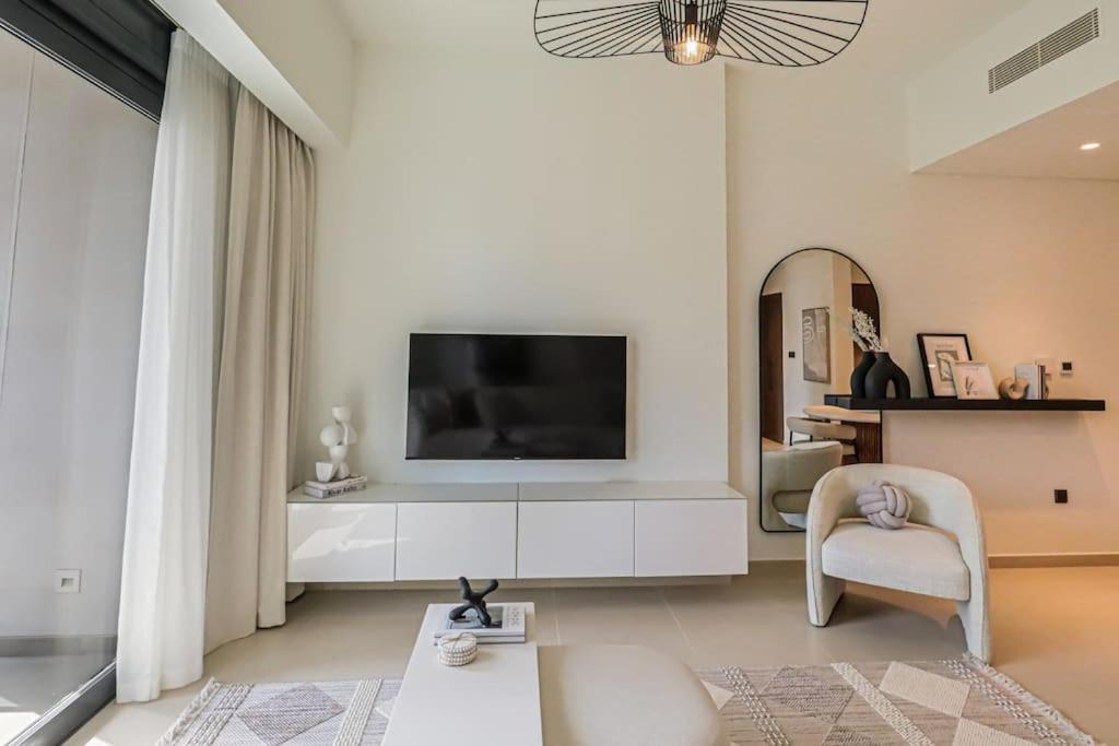 Higuests - Luxury Living One Bedroom In Downtown *